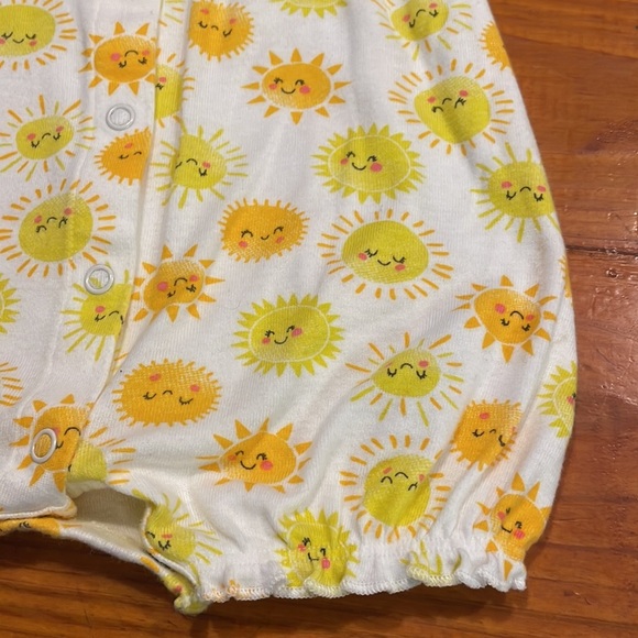 NWOT 9 month Carter’s yellow orange white sun ruffle sleeve one piece romper - Picture 8 of 13